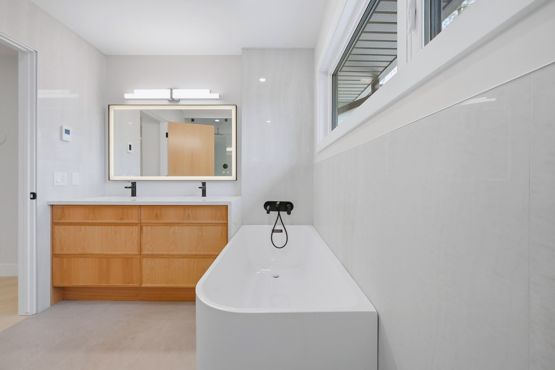 Five-piece ensuite