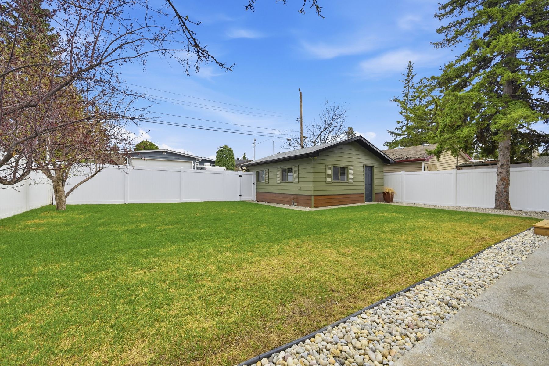 Rear yard with existing outbuilding
